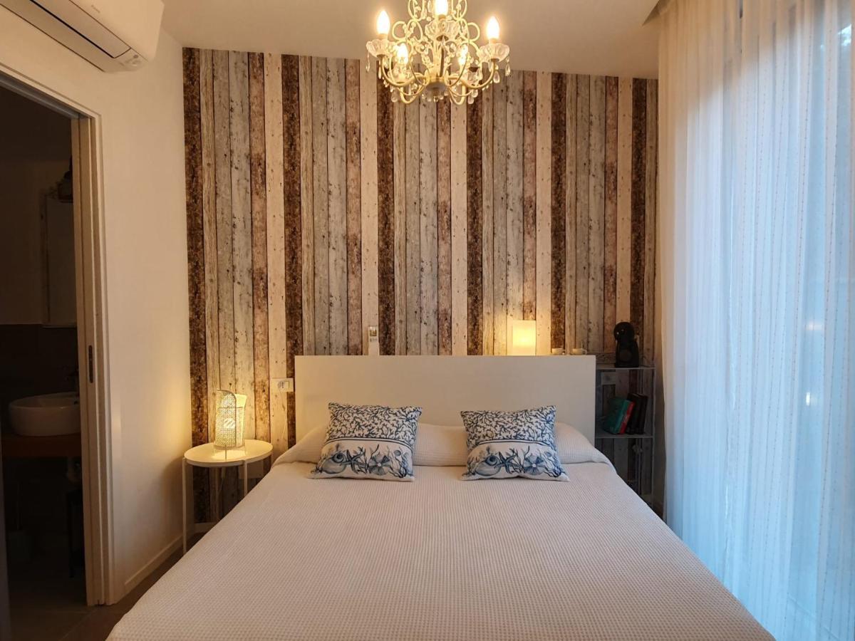 Residenza Azzurra Hotel Cattolica Bagian luar foto