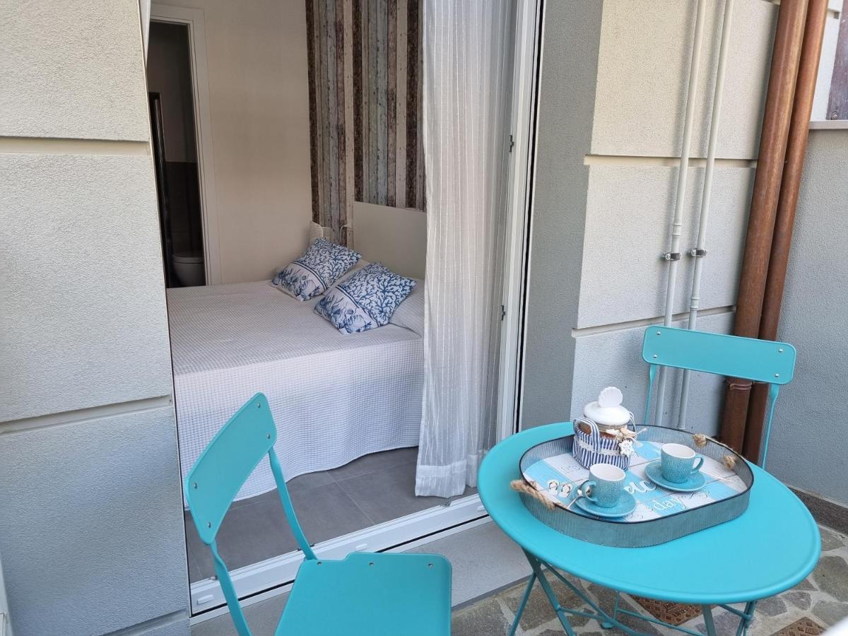 Residenza Azzurra Hotel Cattolica Bagian luar foto
