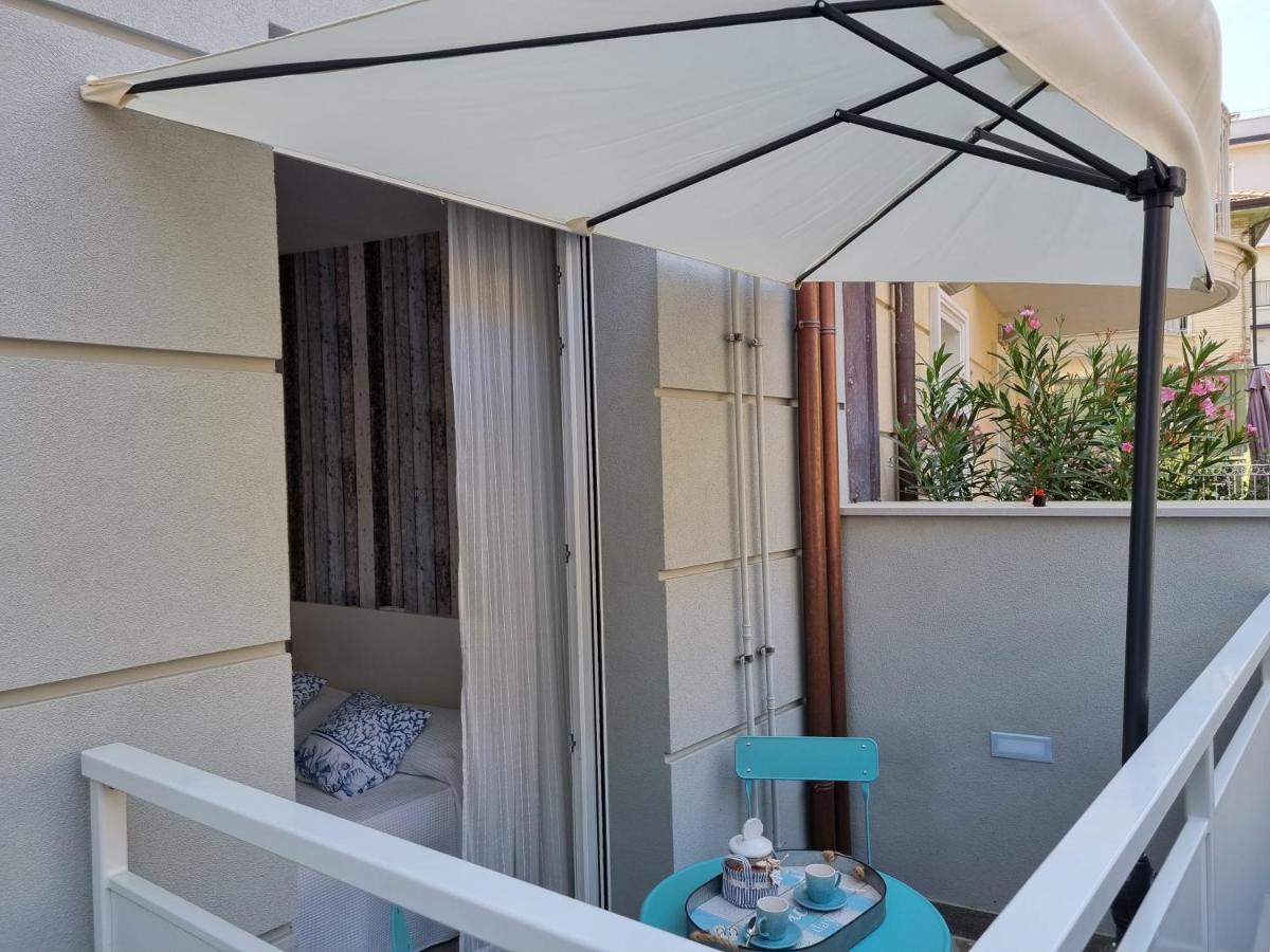 Residenza Azzurra Hotel Cattolica Bagian luar foto